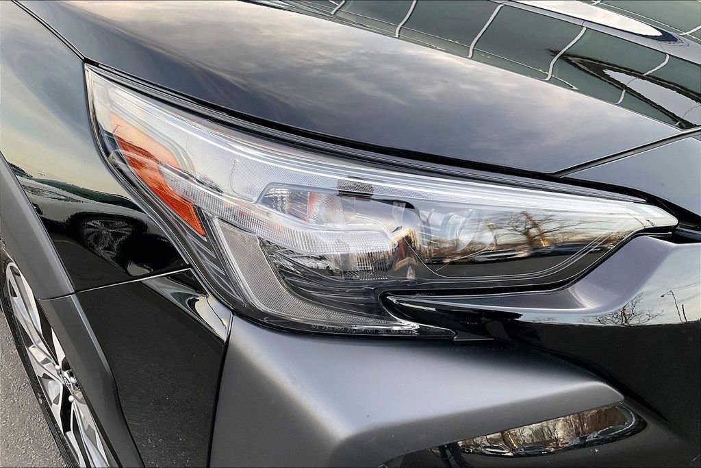Certified 2025 Subaru Outback Limited image 33
