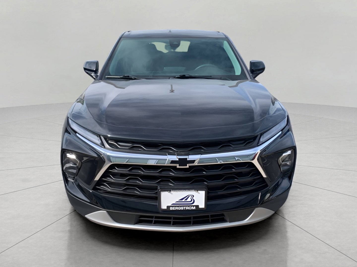 Used 2023 Chevrolet Blazer LT w/ Convenience Package AWD/4WD image 3