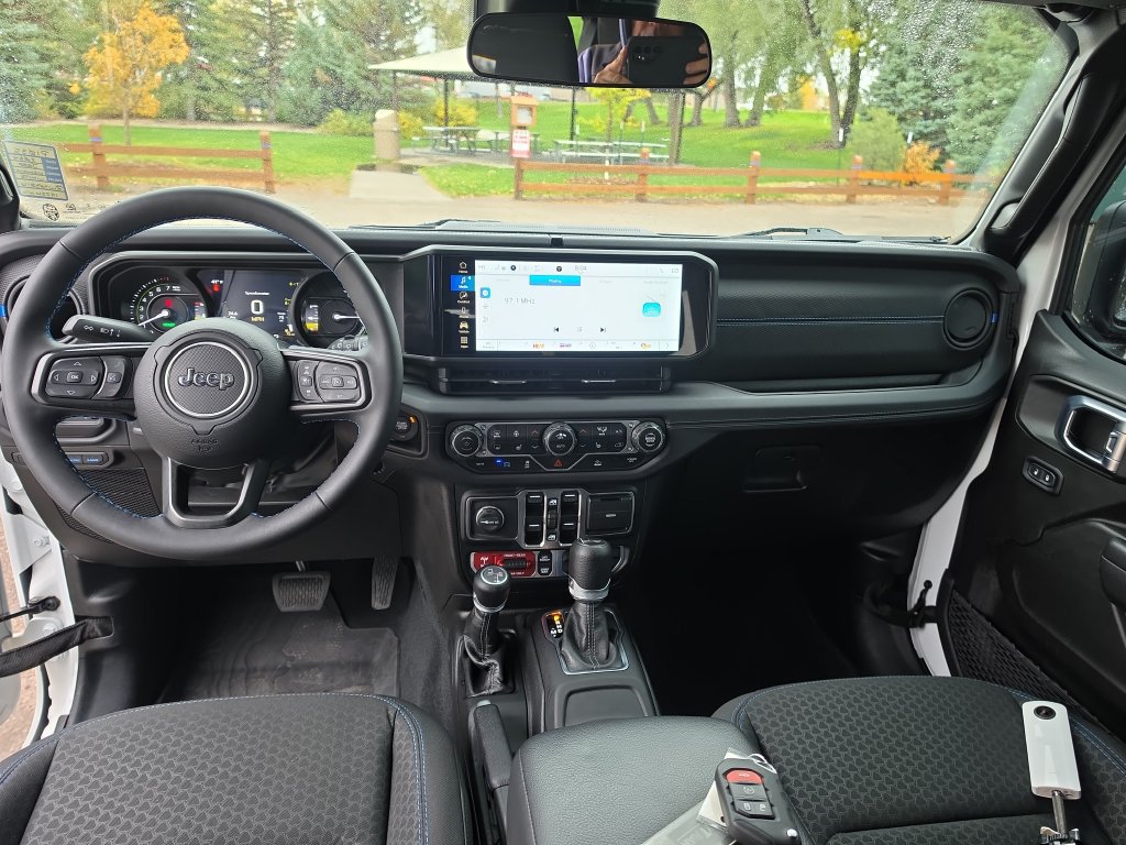 Used 2024 Jeep Wrangler Unlimited Rubicon 4xe w/ Convenience Group AWD/4WD image 14