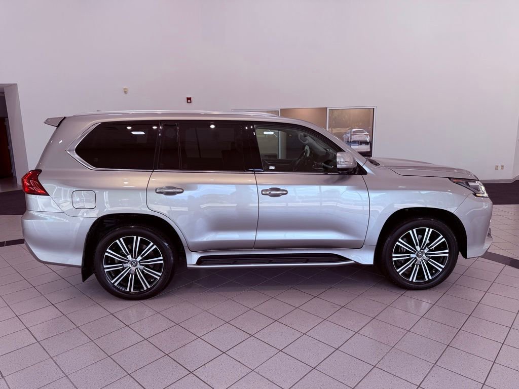 Used 2018 Lexus LX 570 4WD w/ Luxury Package image 19