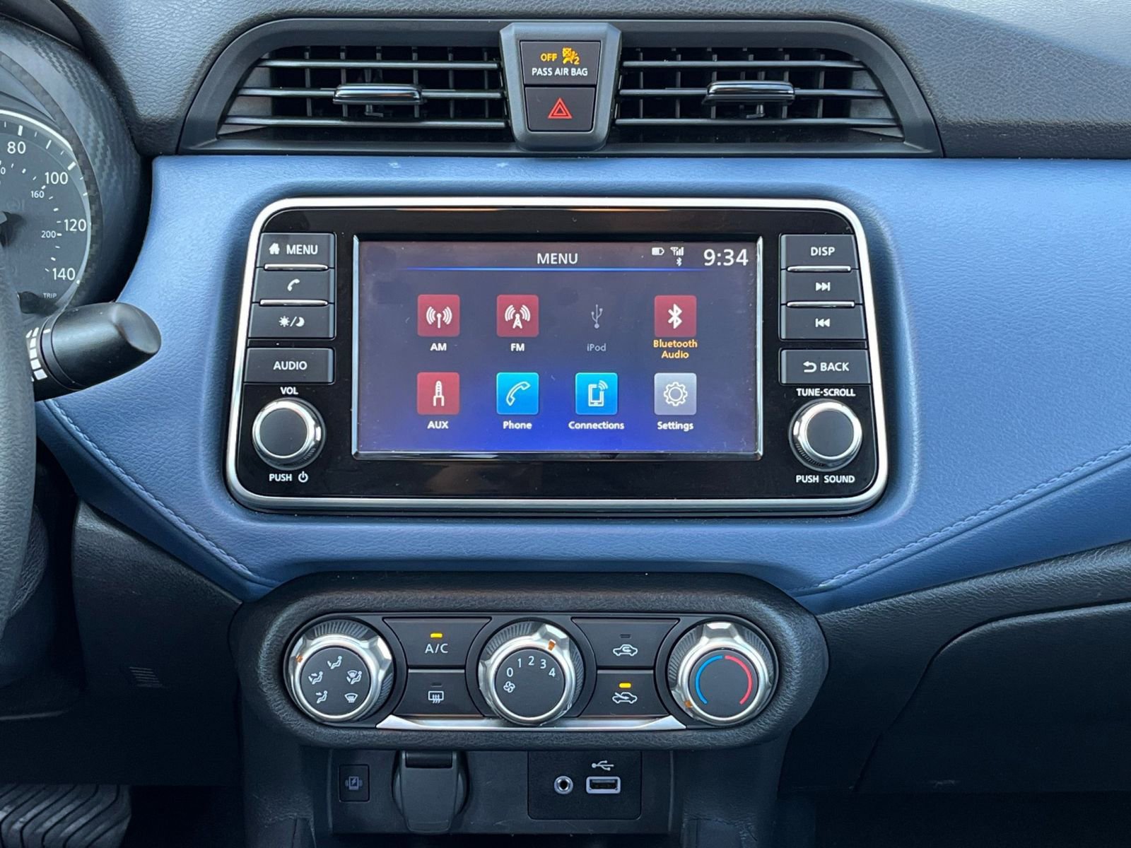 Used 2025 Nissan Versa SV image 17