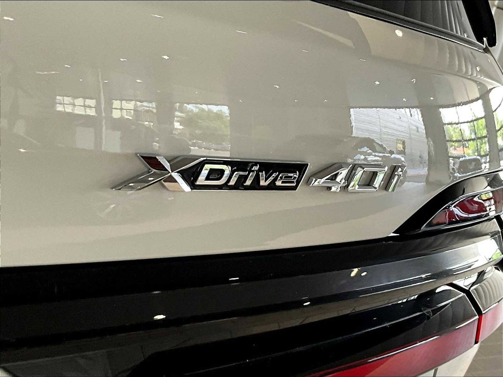 Used 2025 BMW X7 xDrive40i w/ M Sport Package image 38