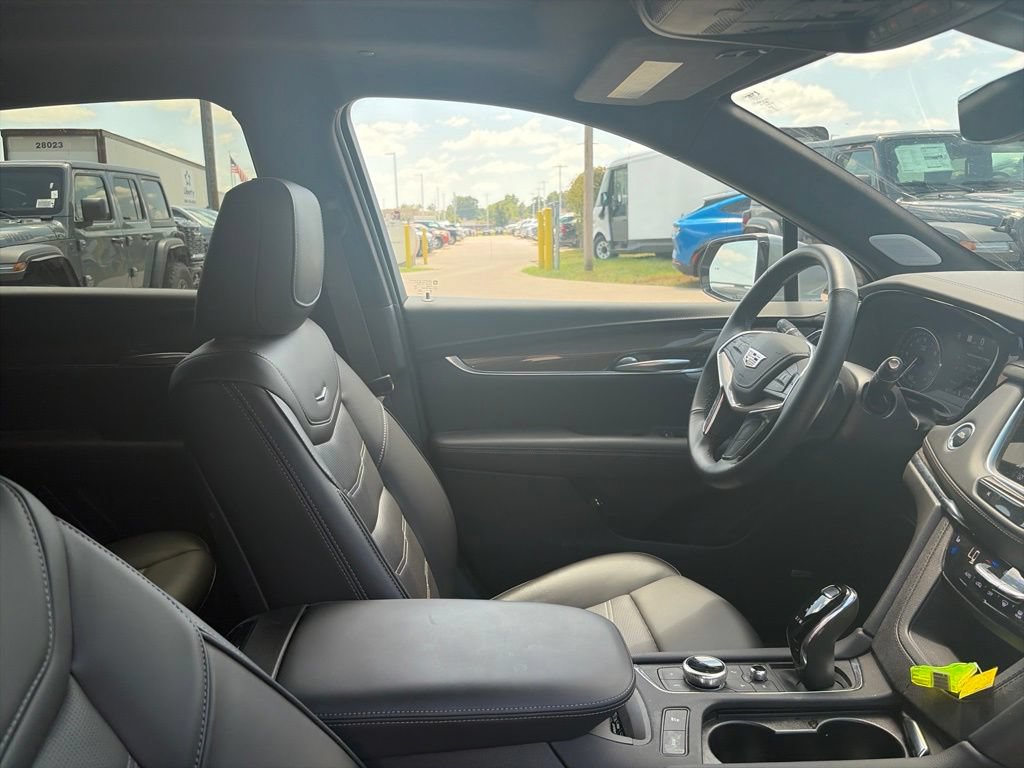 Certified 2024 Cadillac XT5 Premium Luxury w/ Platinum Package AWD/4WD image 13