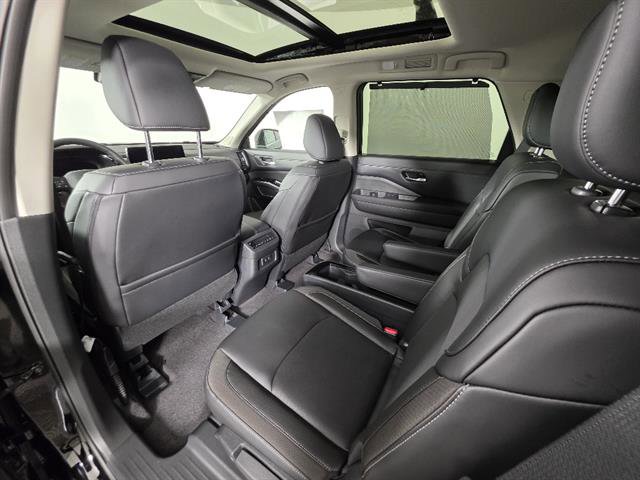 New 2026 Nissan Pathfinder SL w/ SL Premium Package AWD/4WD image 30