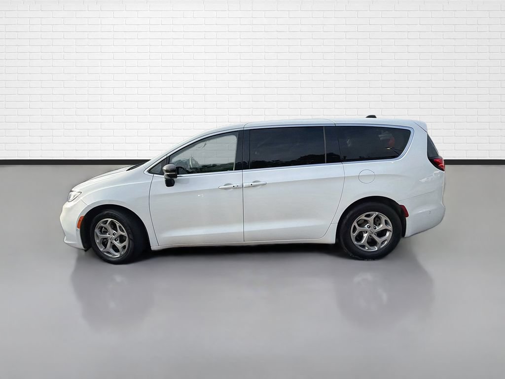 Used 2024 Chrysler Pacifica Limited FWD image 6