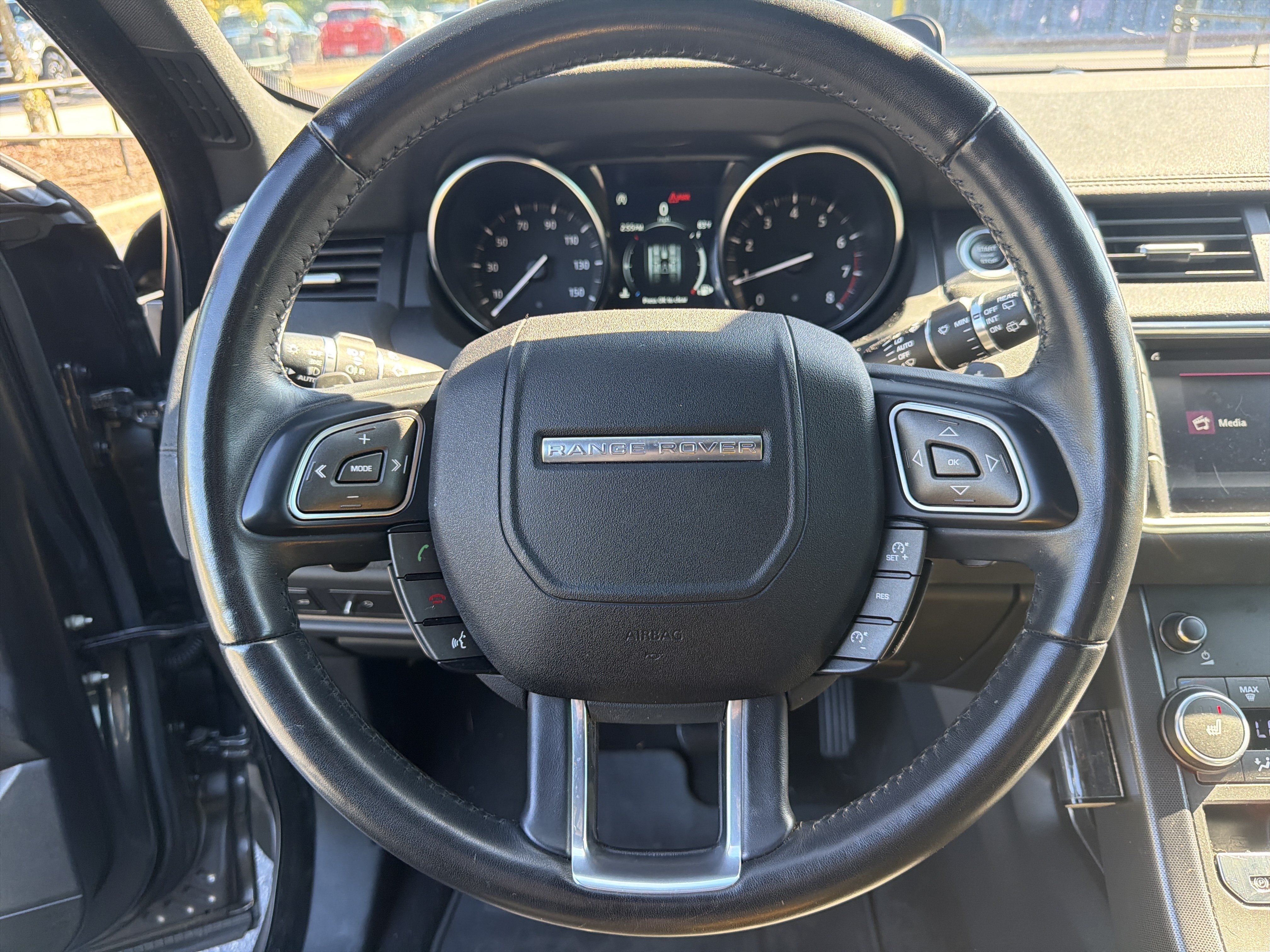 Used 2019 Land Rover Range Rover Evoque SE AWD/4WD image 16