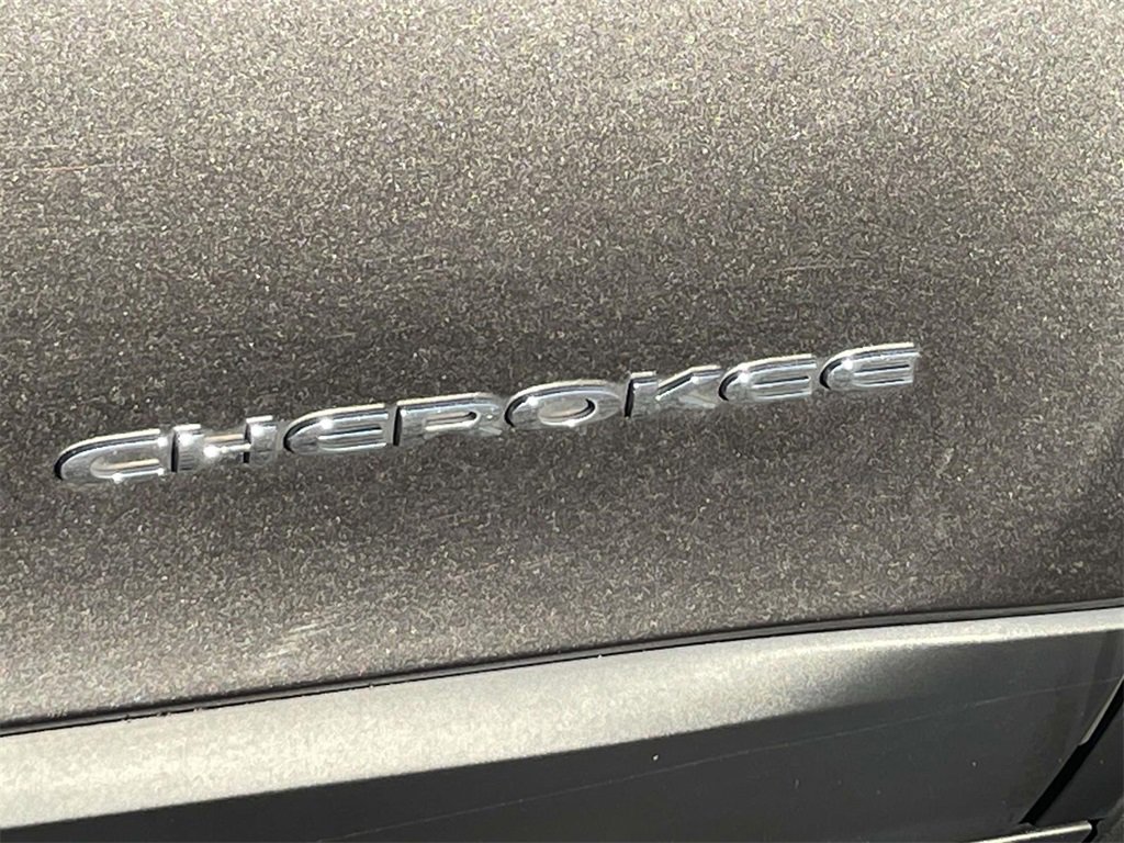 Used 2014 Jeep Cherokee Limited image 8