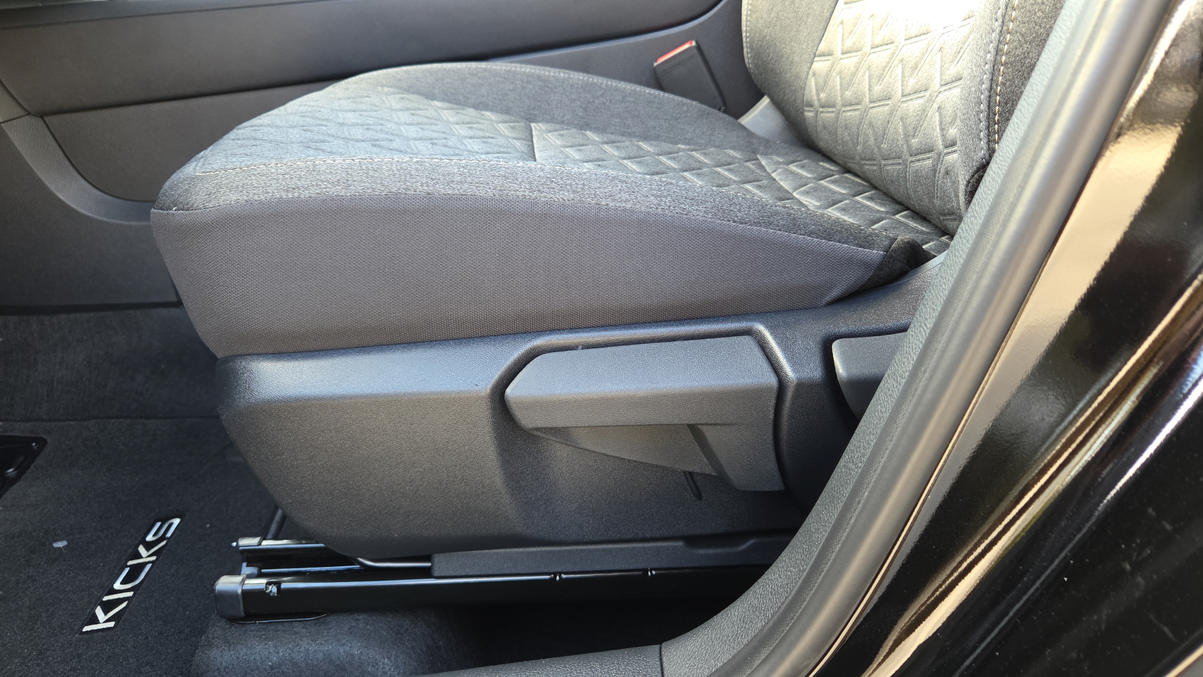 Certified 2026 Nissan Kicks SV FWD image 15