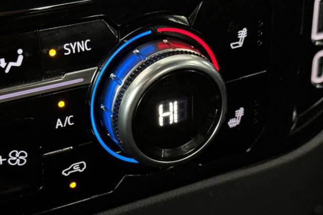 Used 2024 GMC Sierra 1500 SLT image 30