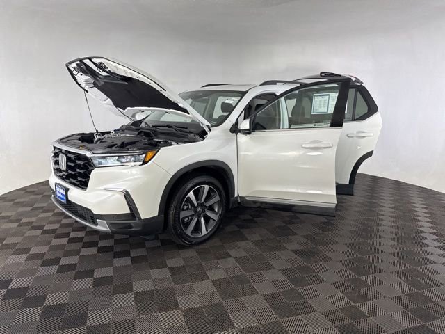 Certified 2025 Honda Pilot Elite image 14