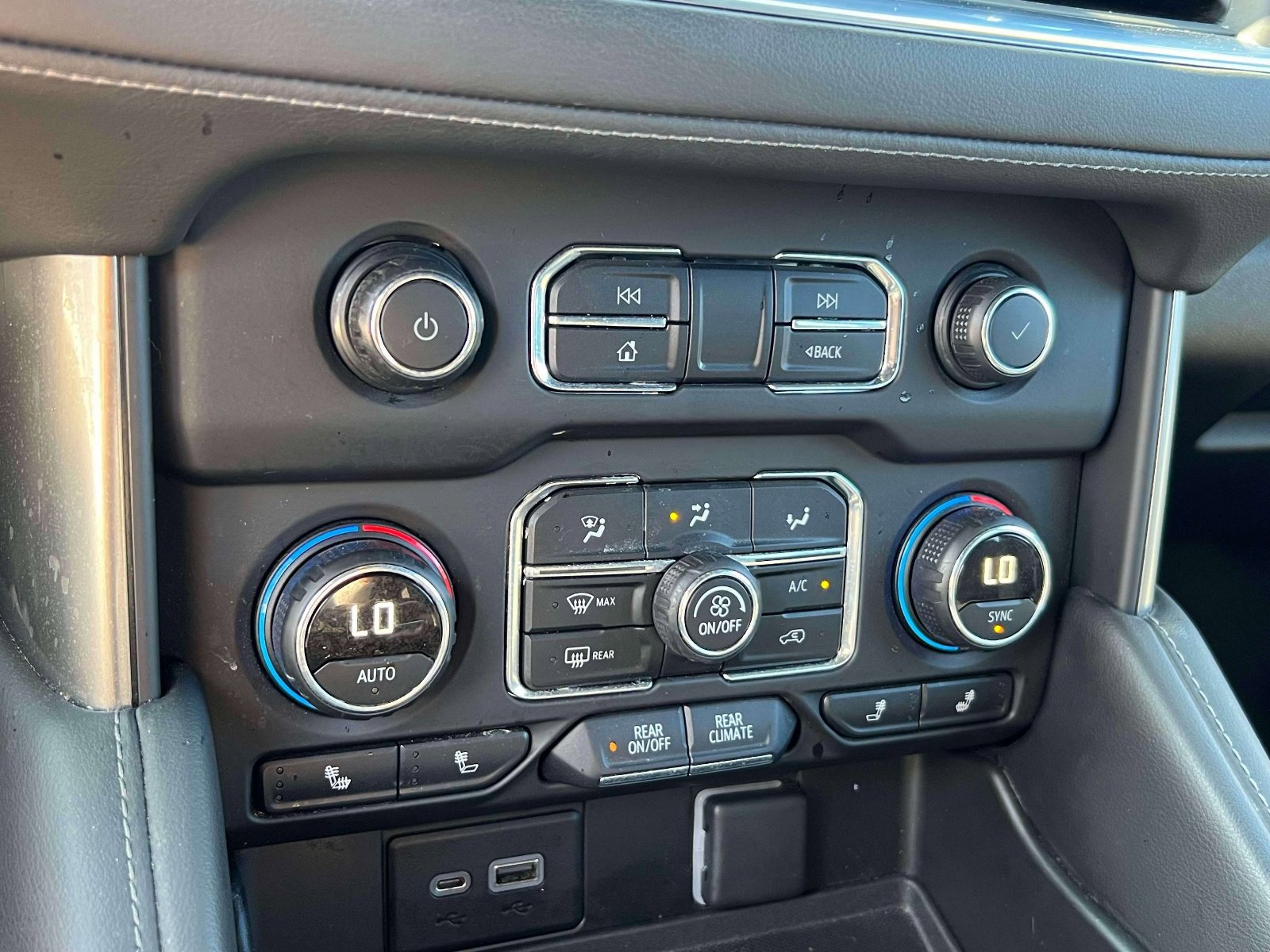 Used 2021 Chevrolet Tahoe Z71 image 27