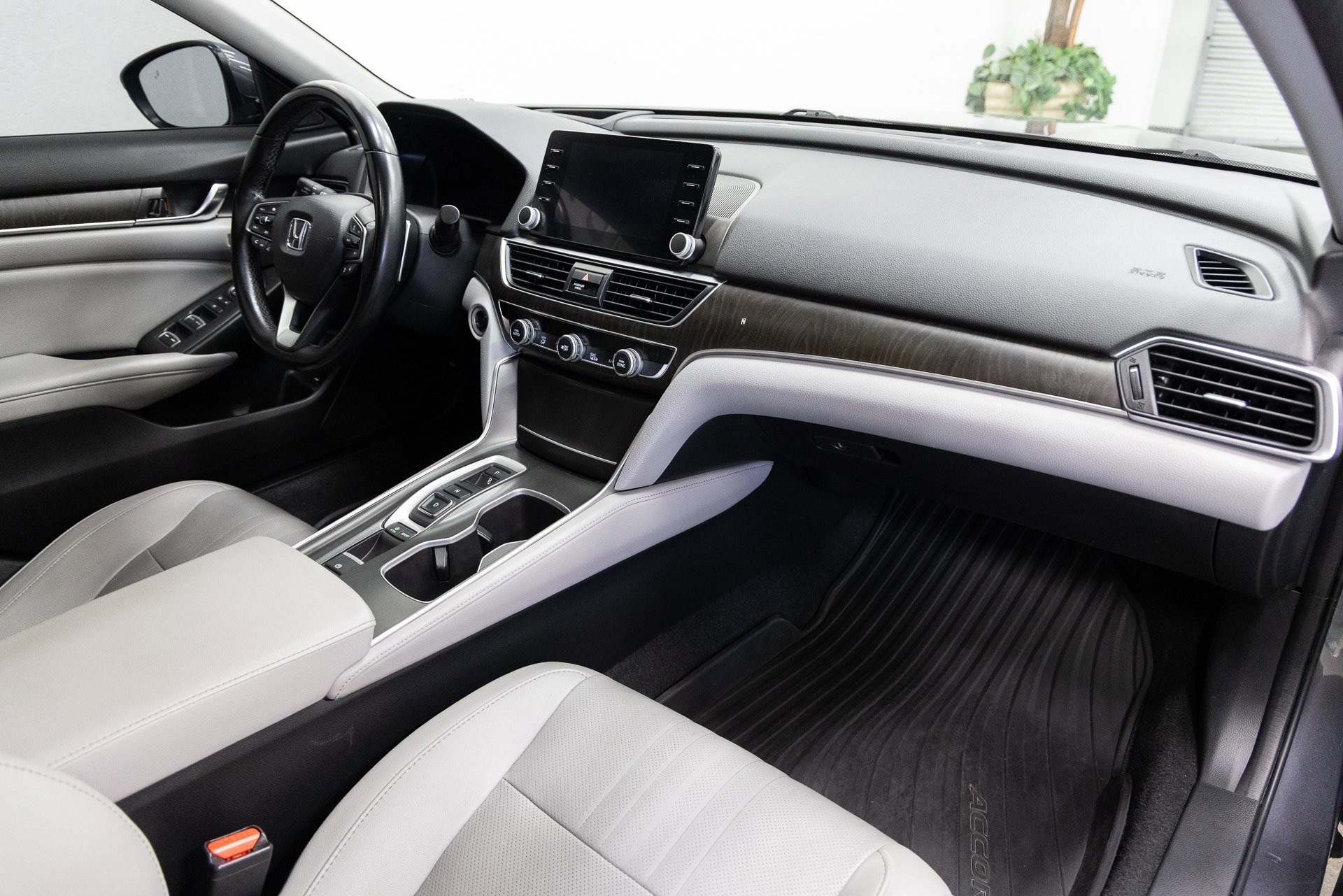 Used 2020 Honda Accord Touring image 13