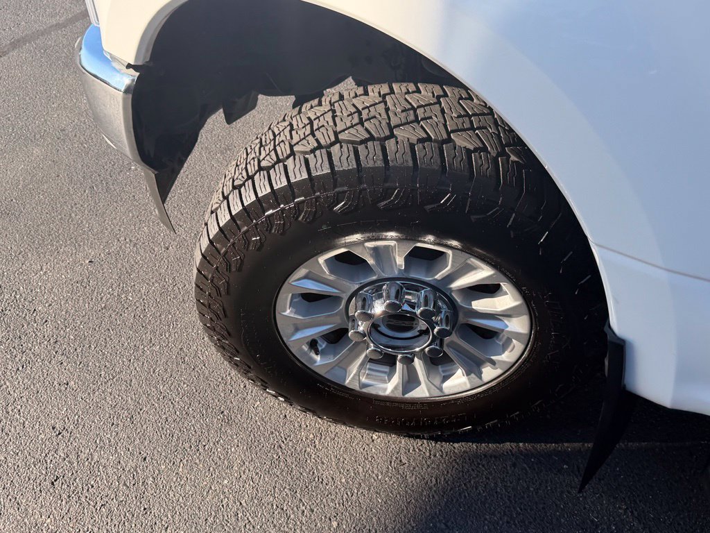 Used 2020 Ford F350 XLT w/ XLT Value Package AWD/4WD image 3