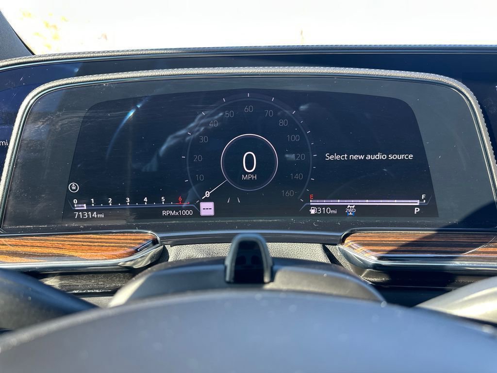 Used 2023 Cadillac Escalade ESV Premium Luxury image 23