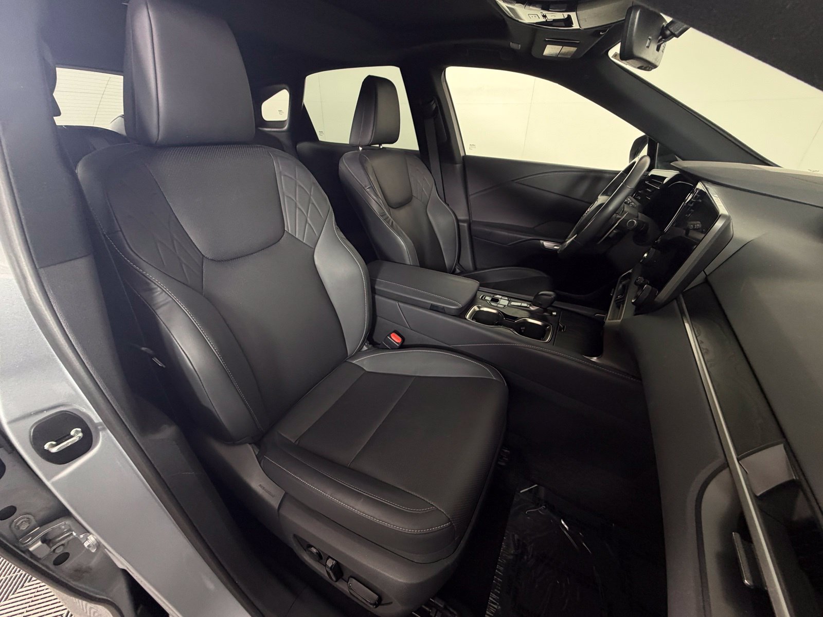 Used 2023 Lexus RX 350 Premium w/ Accessory Package AWD/4WD image 11