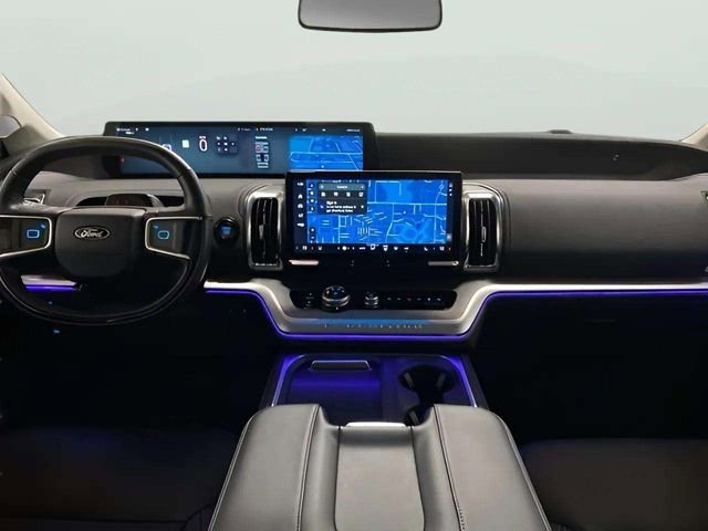 Used 2025 Ford Expedition Platinum AWD/4WD image 14