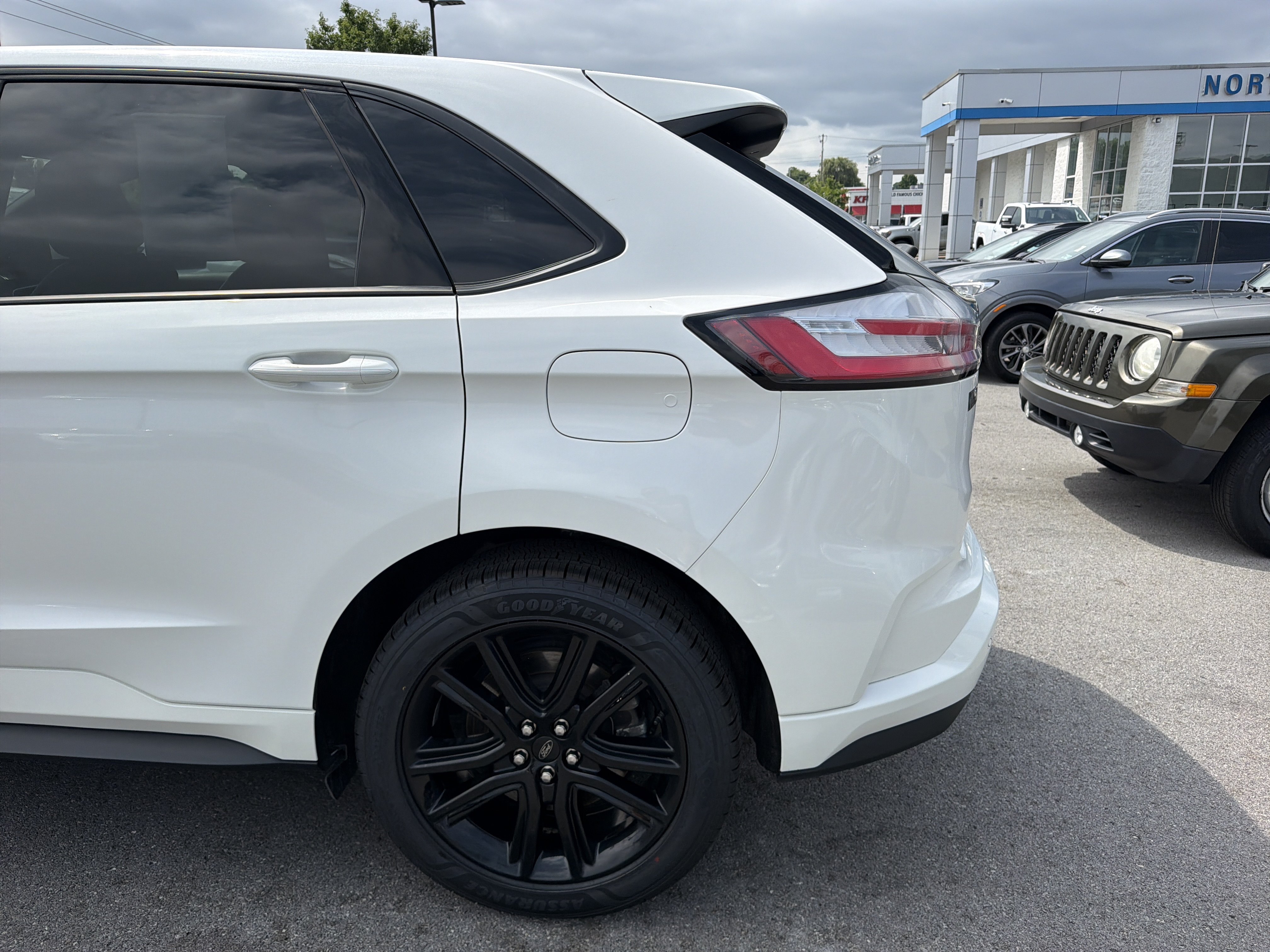 Used 2023 Ford Edge ST-Line AWD/4WD image 10