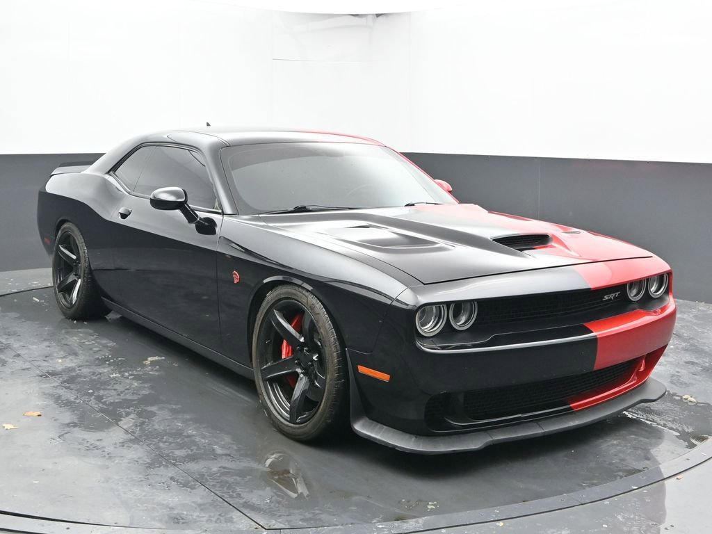 Used 2016 Dodge Challenger SRT Hellcat image 2
