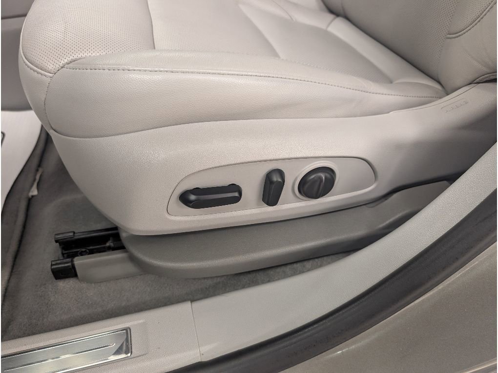 Used 2019 GMC Acadia SLT image 8