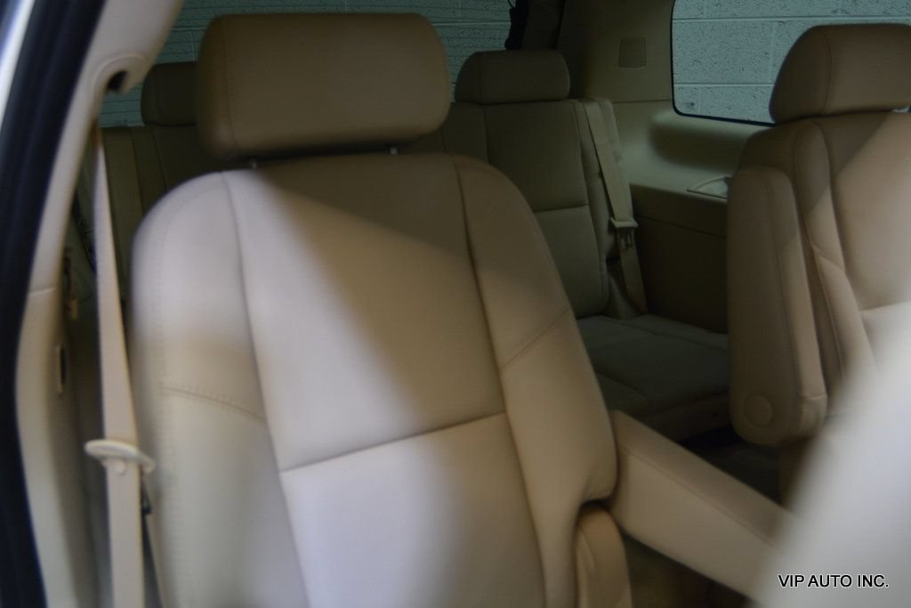 Used 2007 Cadillac Escalade AWD w/ Information Package image 18