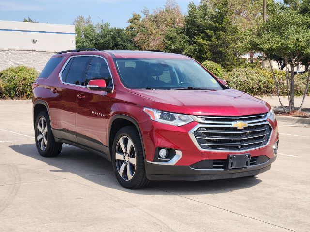 Used 2020 Chevrolet Traverse LT w/ LT Premium Package FWD image 3