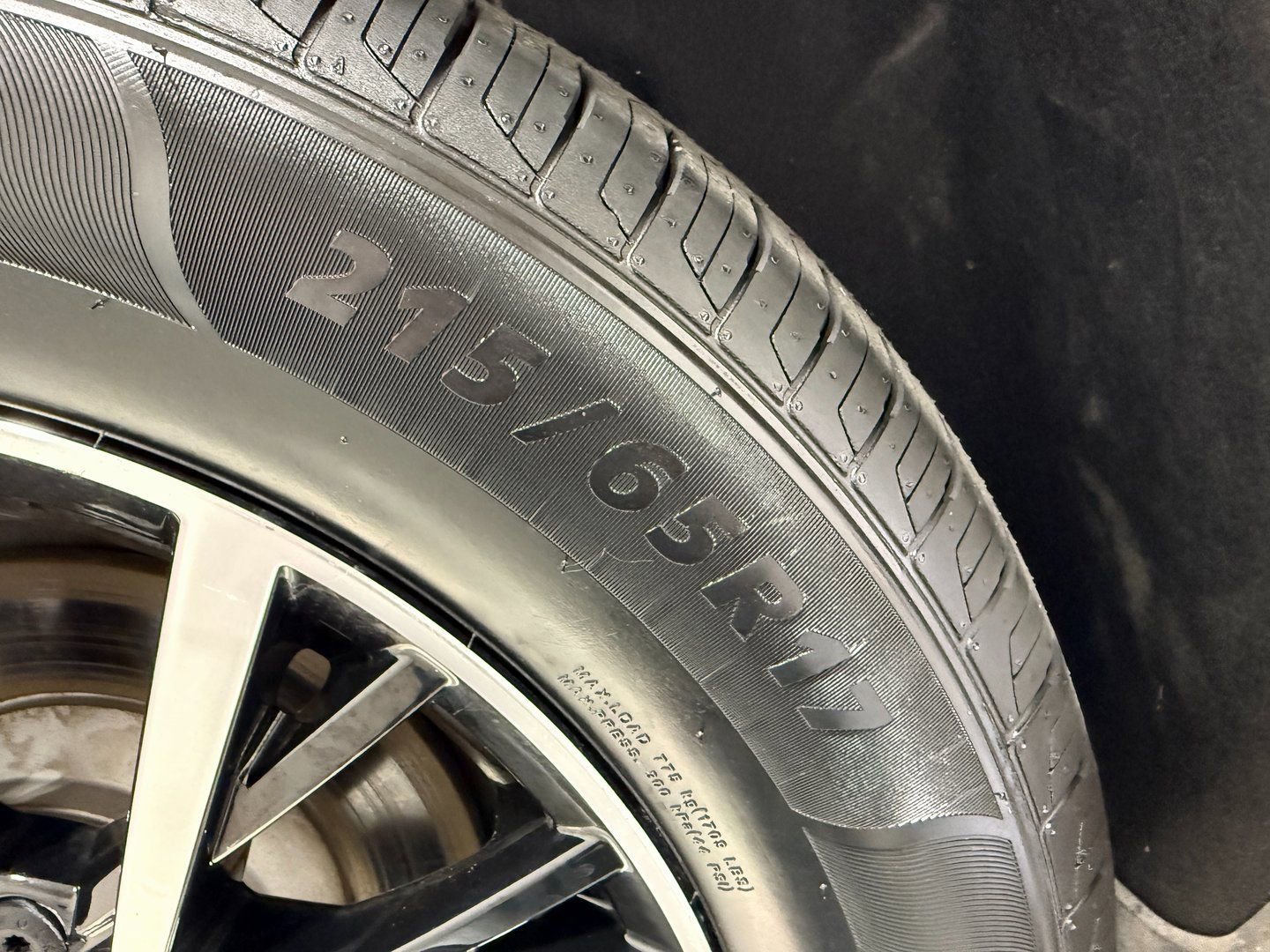 Used 2021 Volkswagen Tiguan SE image 55