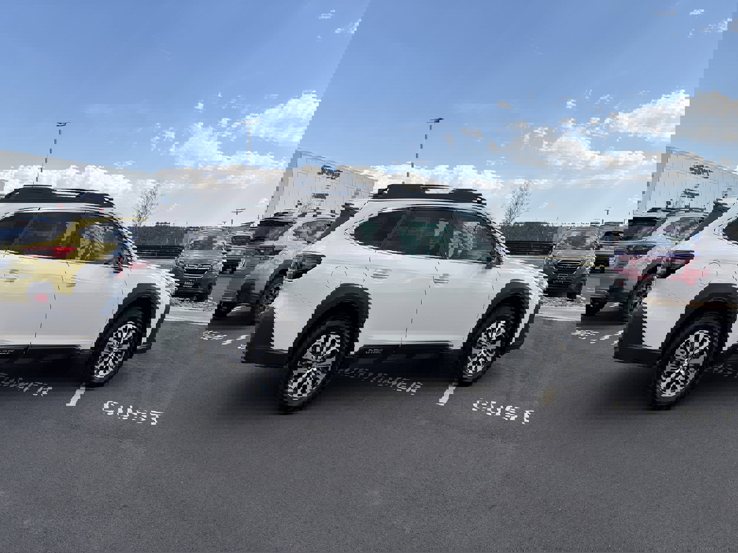 Used 2025 Subaru Outback Premium image 8