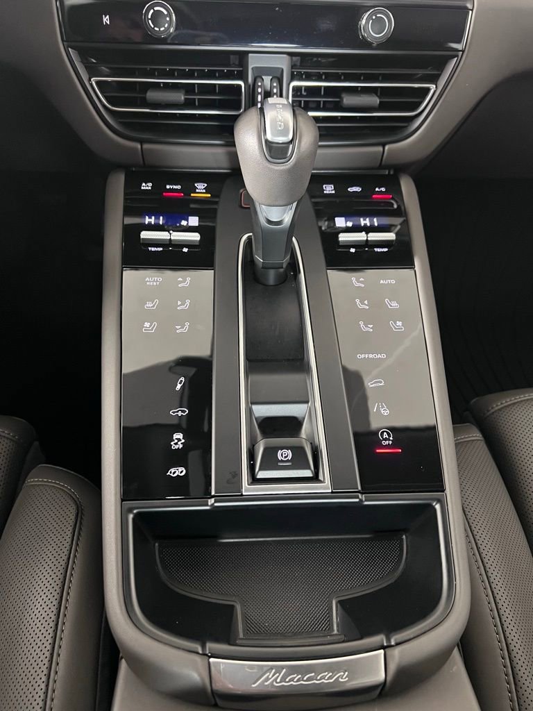 Certified 2024 Porsche Macan GTS image 36