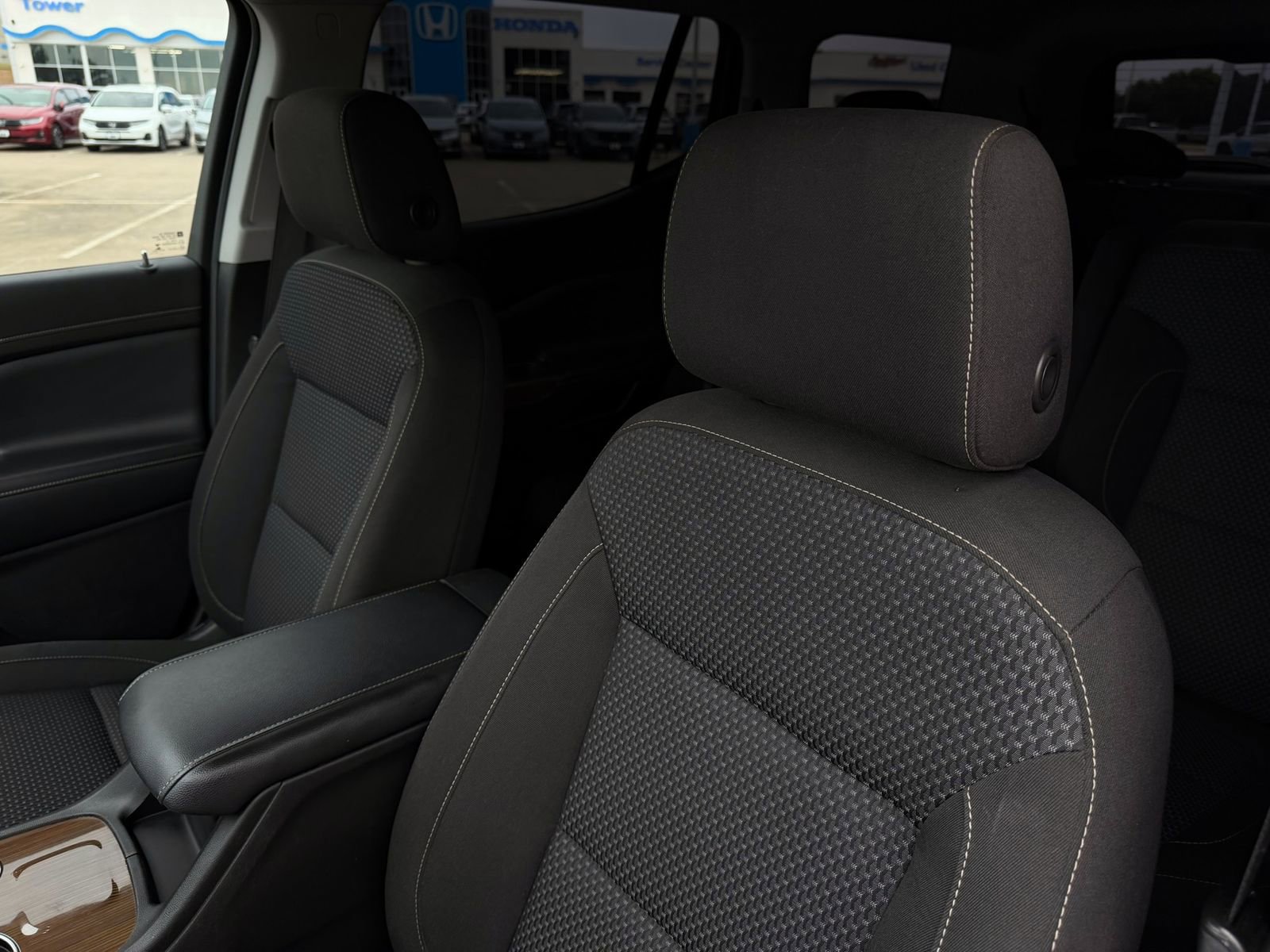 Used 2020 GMC Acadia SLE FWD image 12