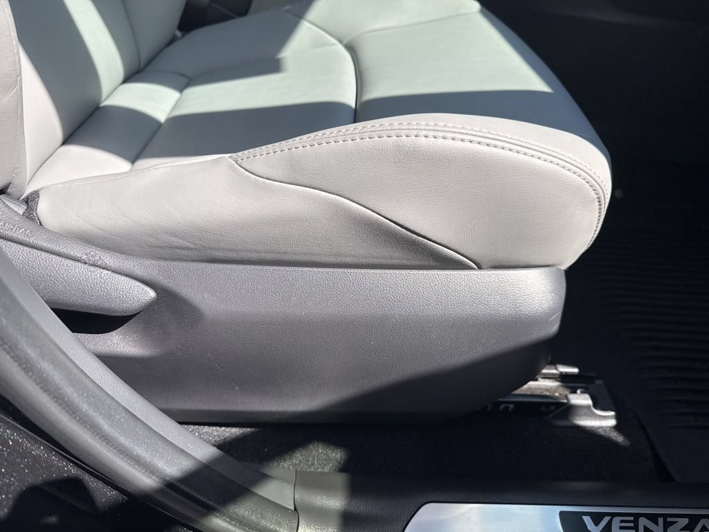 Certified 2022 Toyota Venza XLE AWD/4WD image 36