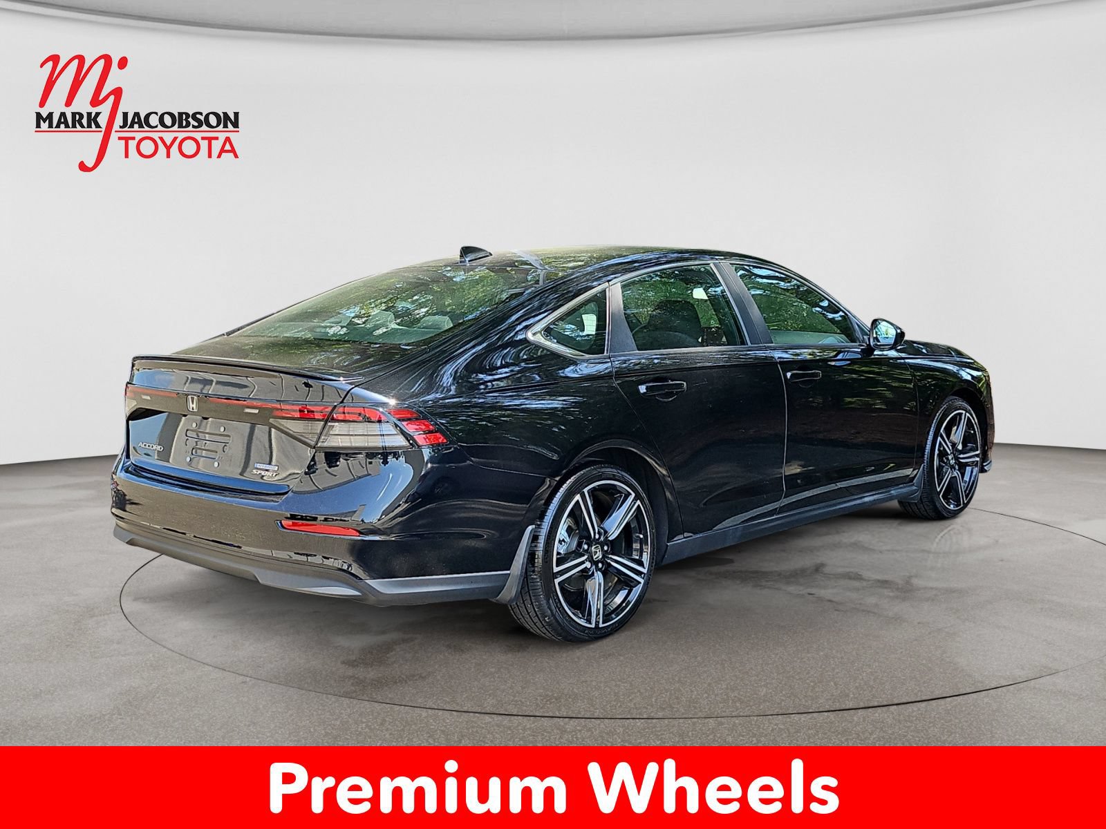 Used 2023 Honda Accord Sport image 9
