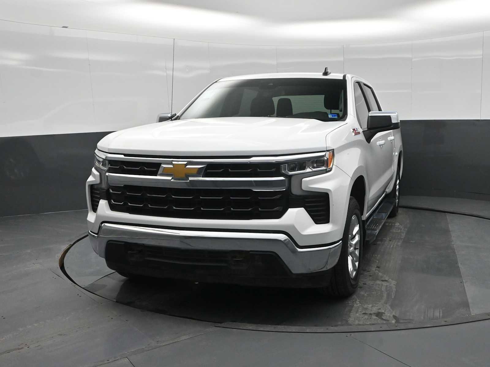 Used 2025 Chevrolet Silverado 1500 LT image 5