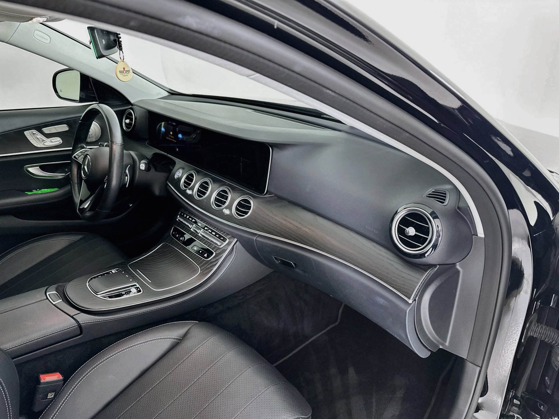 Certified 2023 Mercedes-Benz E 350 4MATIC Sedan image 33