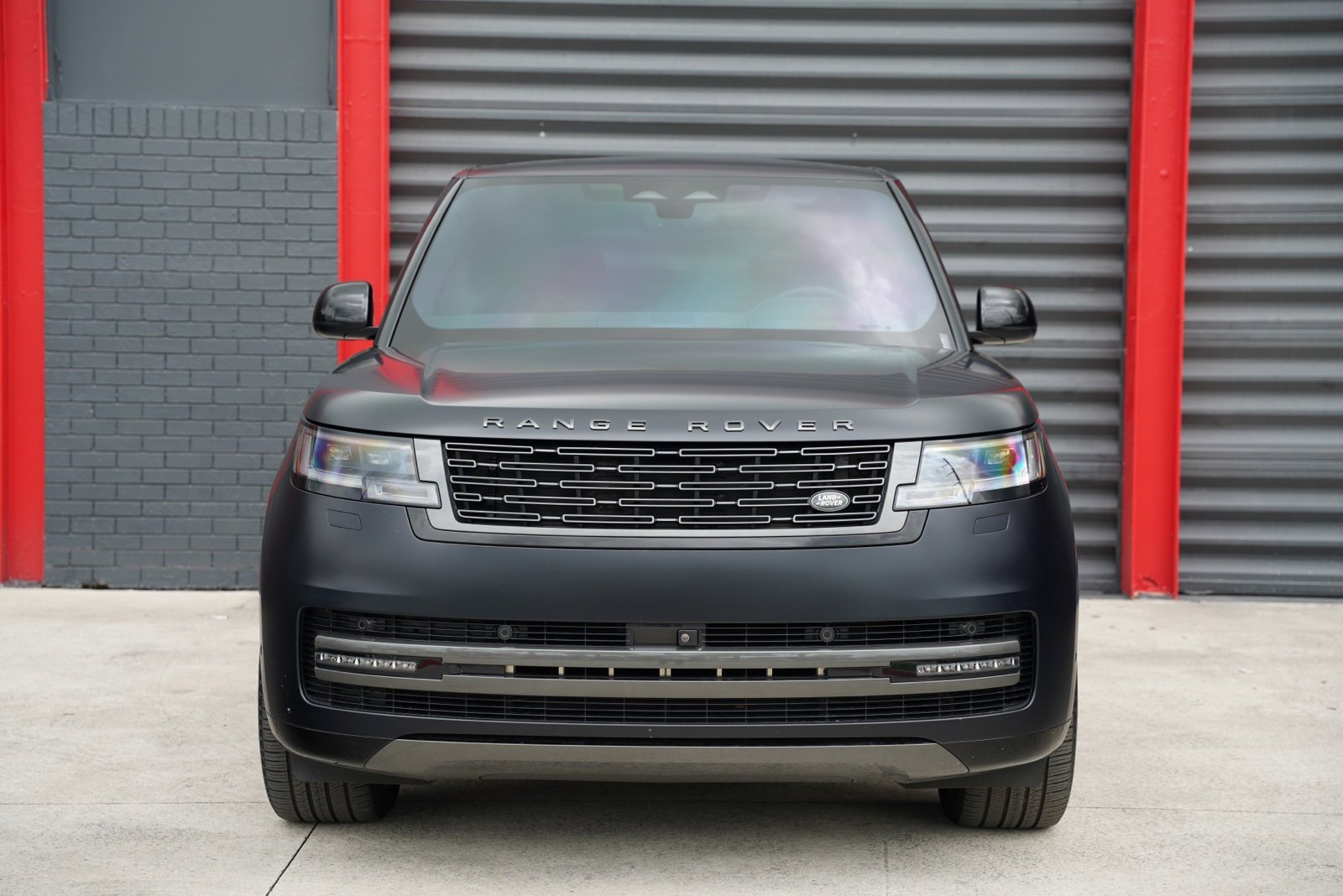 Used 2023 Land Rover Range Rover Long Wheelbase SE image 9