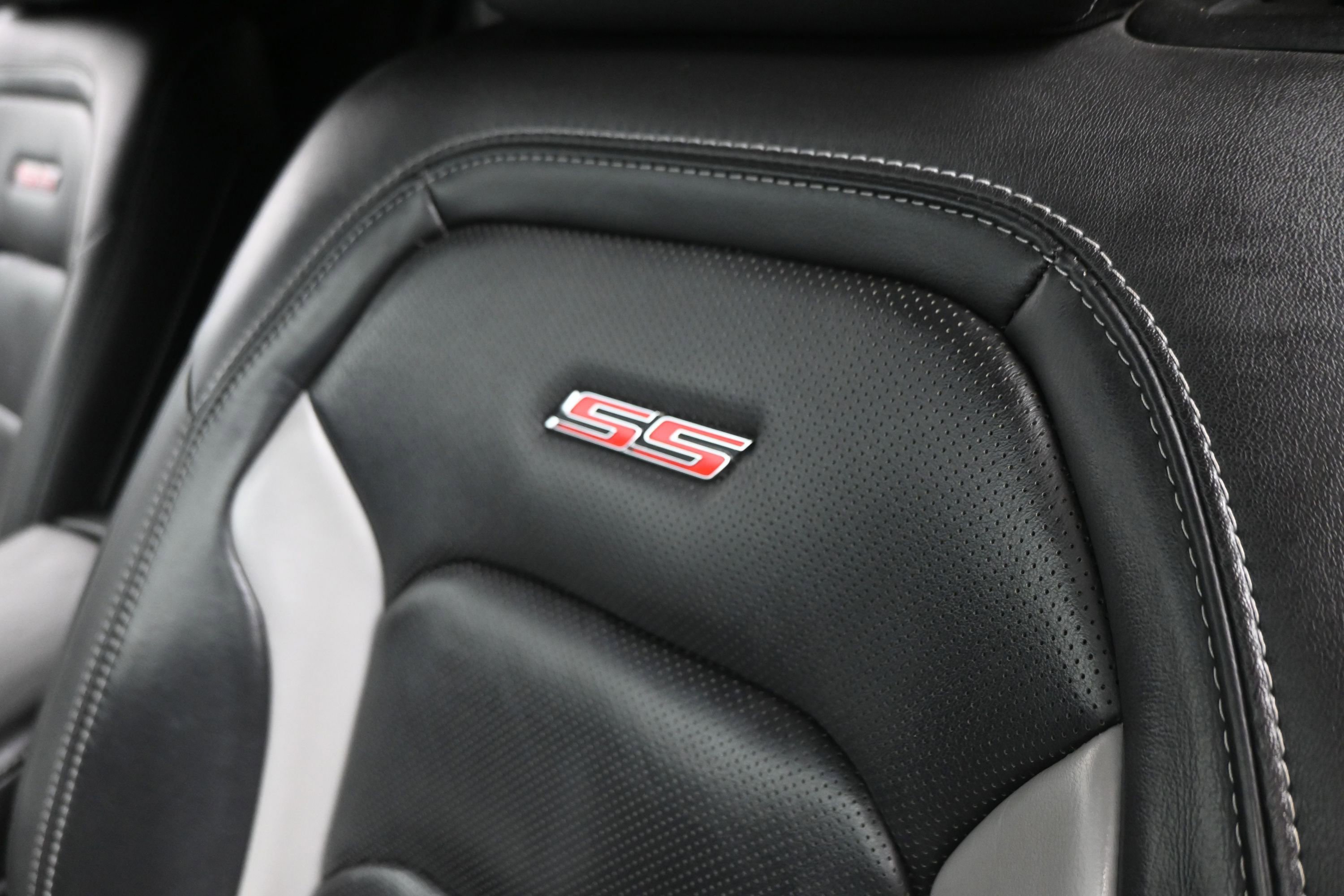 Used 2018 Chevrolet Camaro SS w/ Redline Edition RWD image 20