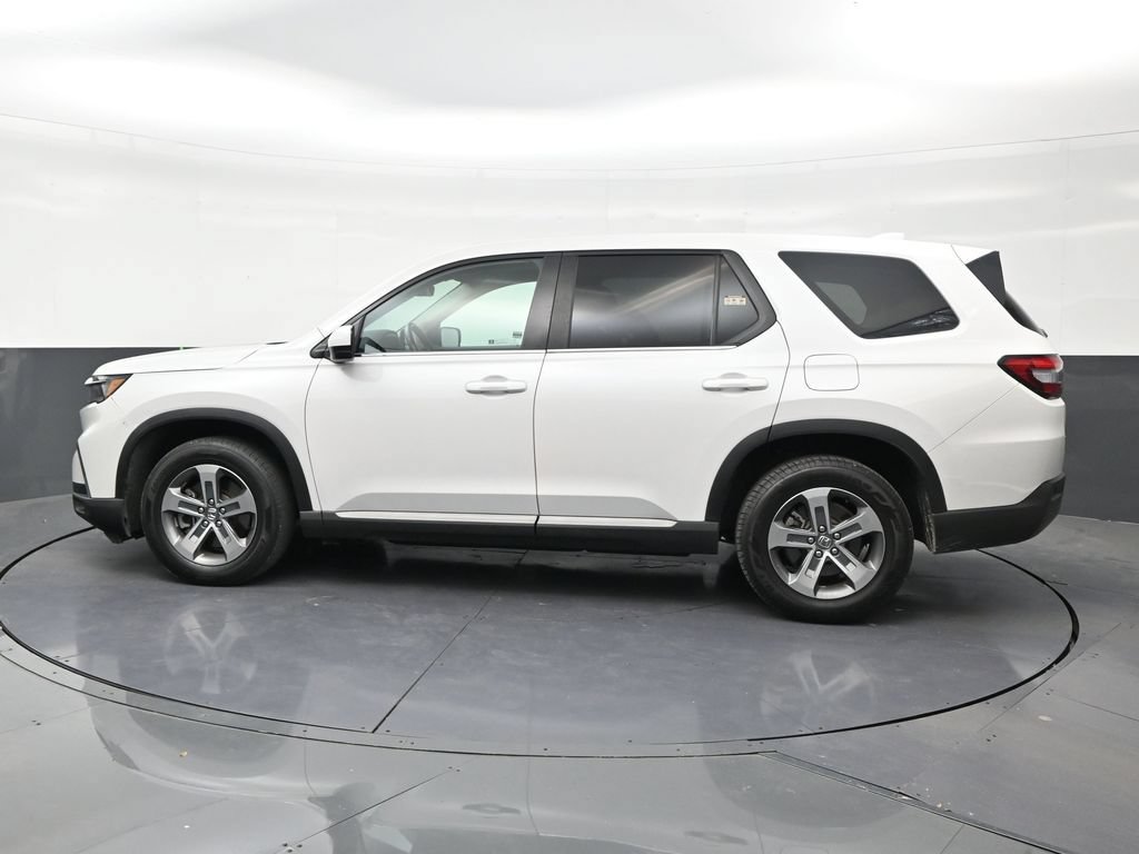 Used 2025 Honda Pilot EX-L image 2
