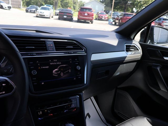 Used 2024 Volkswagen Tiguan SE R-Line FWD image 34