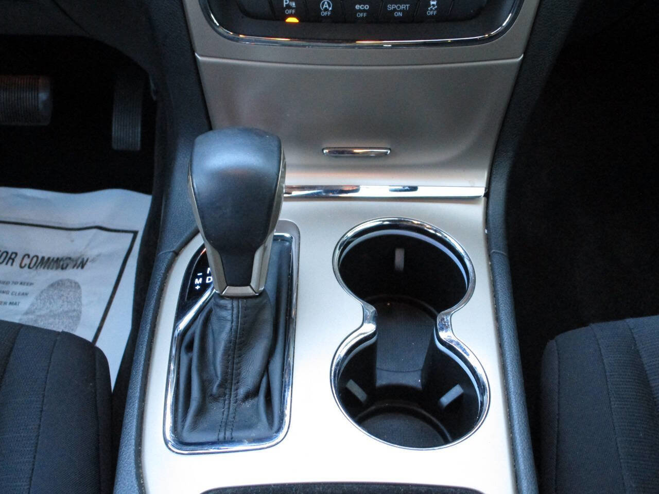 Used 2017 Jeep Grand Cherokee Laredo RWD image 19