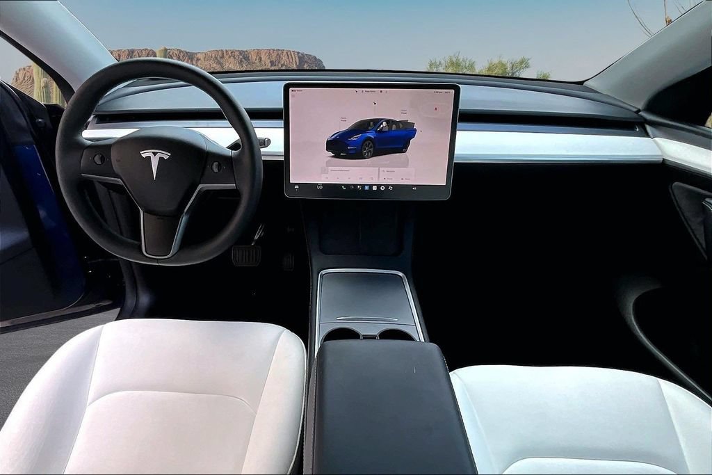 Used 2025 Tesla Model Y Long Range RWD image 16