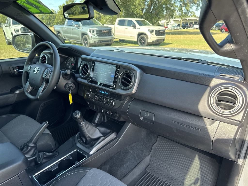 Used 2022 Toyota Tacoma TRD Off-Road image 32