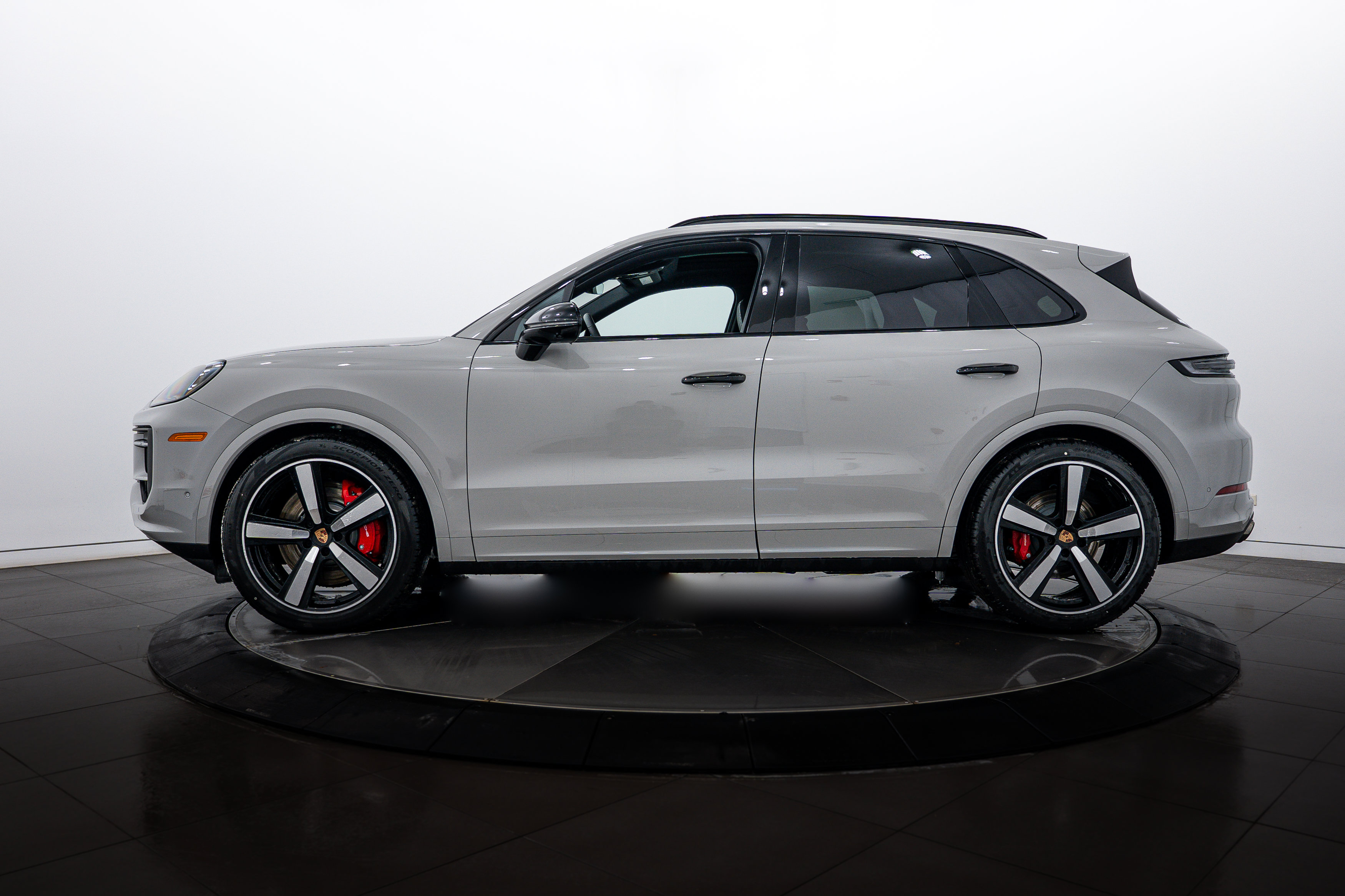 New 2026 Porsche Cayenne S AWD/4WD image 2