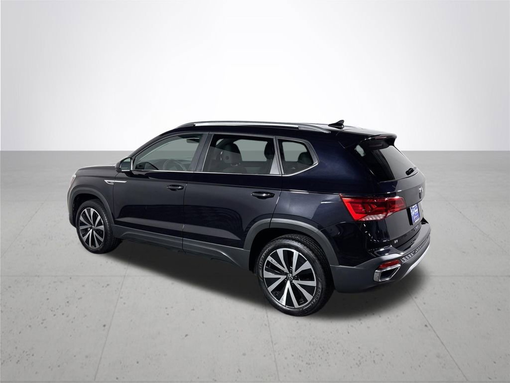 Used 2024 Volkswagen Taos SE FWD image 8