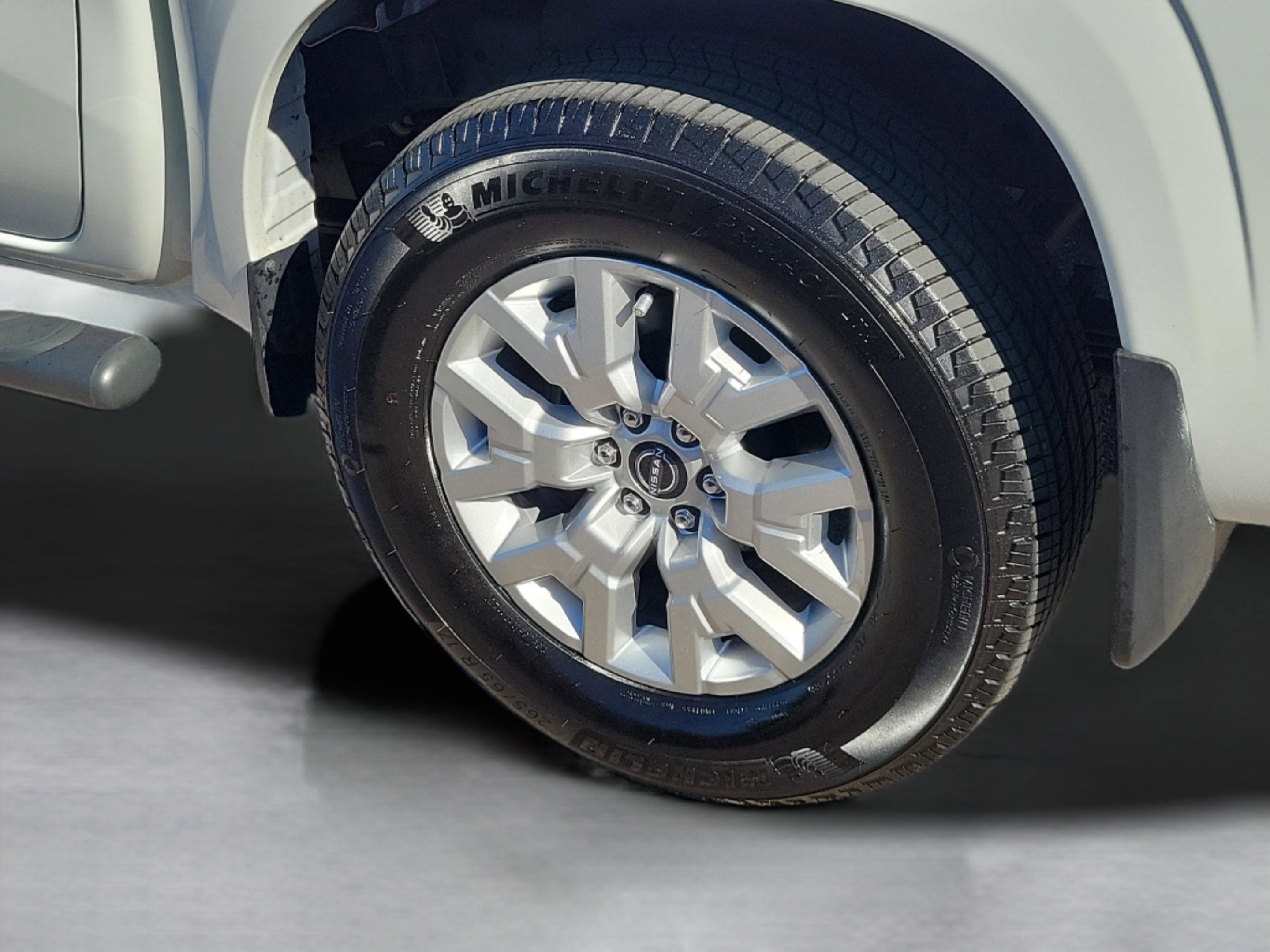 Certified 2023 Nissan Frontier SV w/ Technology Package image 8