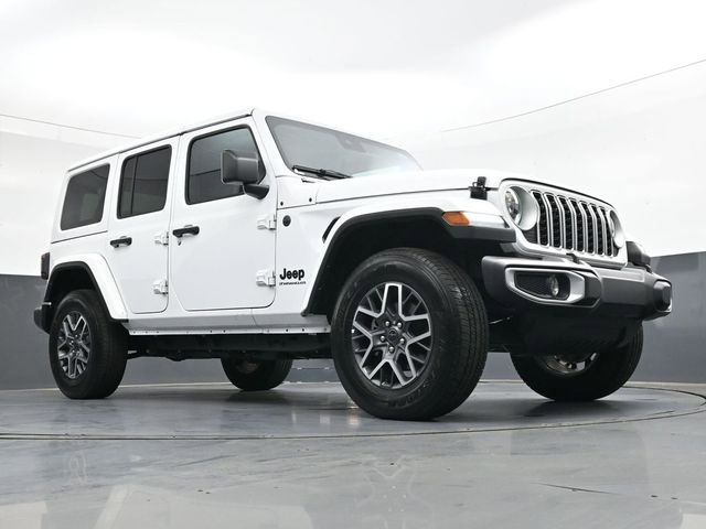 Used 2025 Jeep Wrangler Sahara image 30