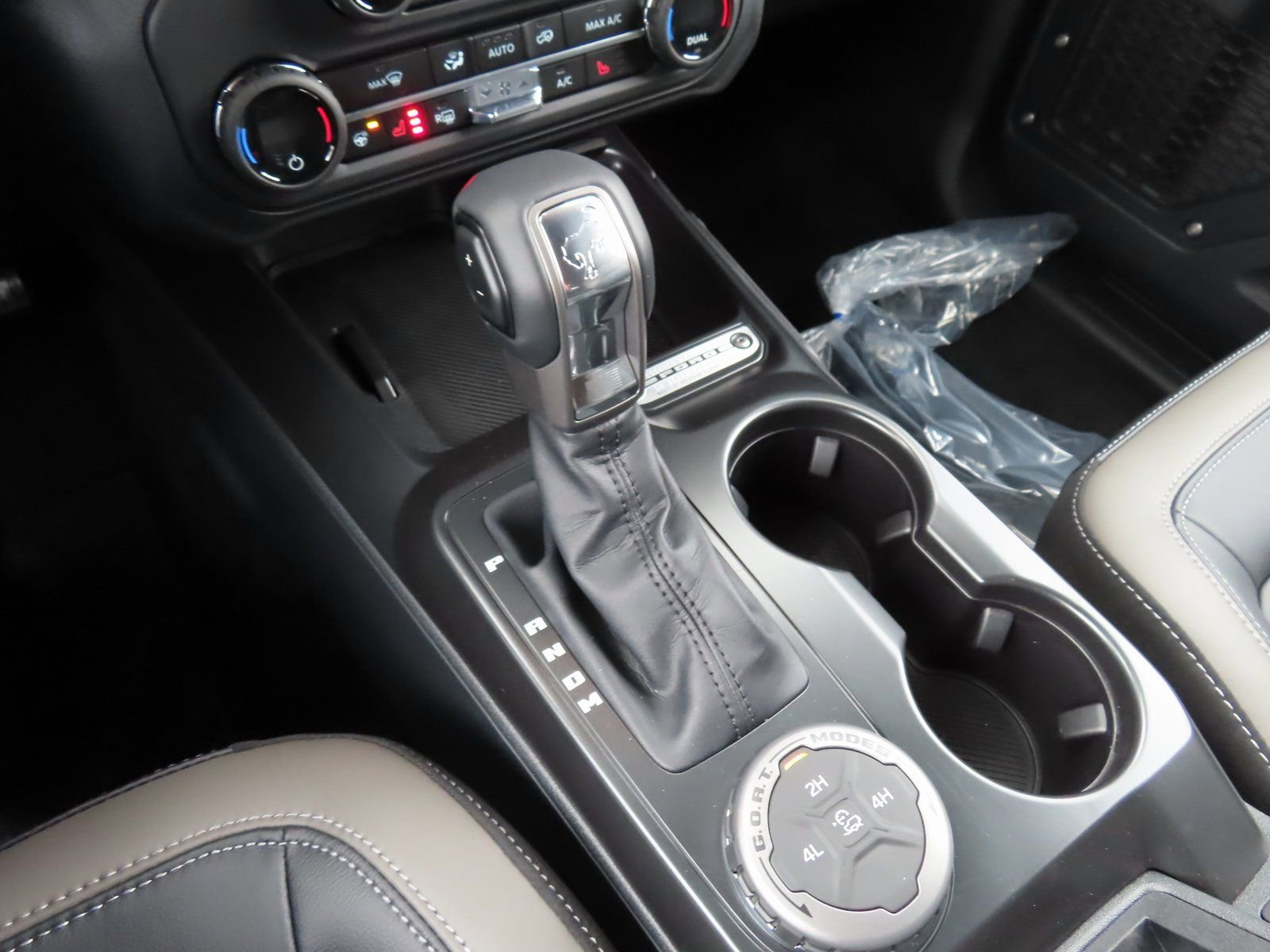 New 2025 Ford Bronco Outer Banks image 16