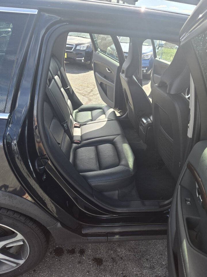 Used 2013 Volvo XC70 T6 AWD/4WD image 16