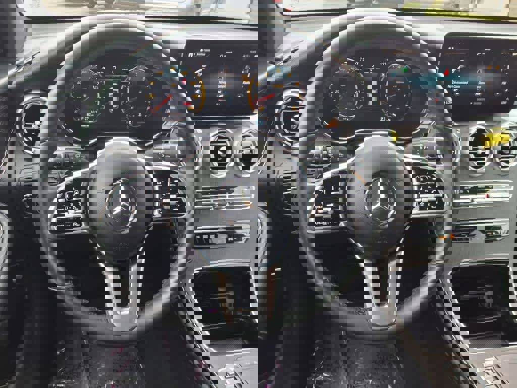 Used 2022 Mercedes-Benz GLC 300 4MATIC image 12