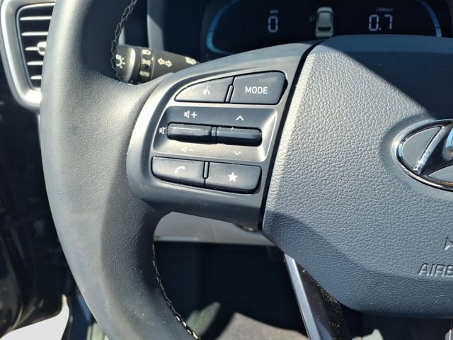 Used 2023 Hyundai Venue Limited w/ Cargo Package image 17