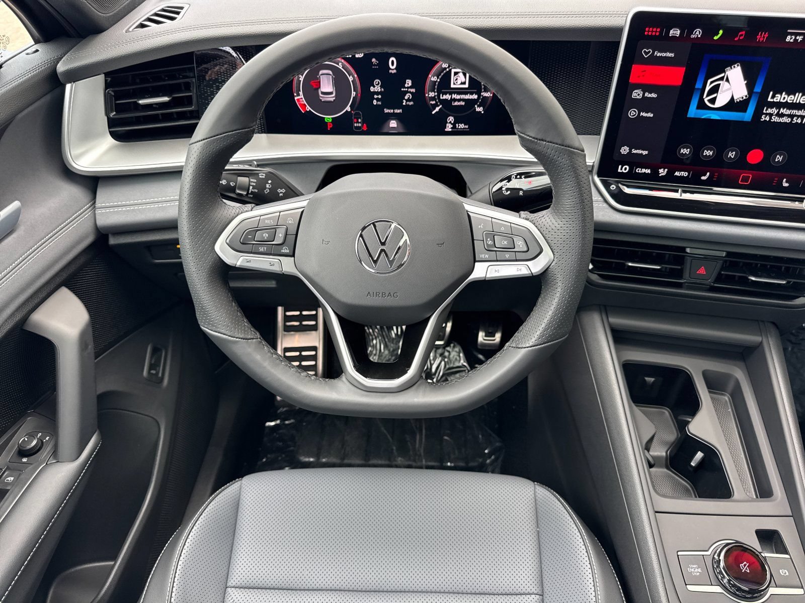 New 2026 Volkswagen Tiguan SE R-Line FWD image 14
