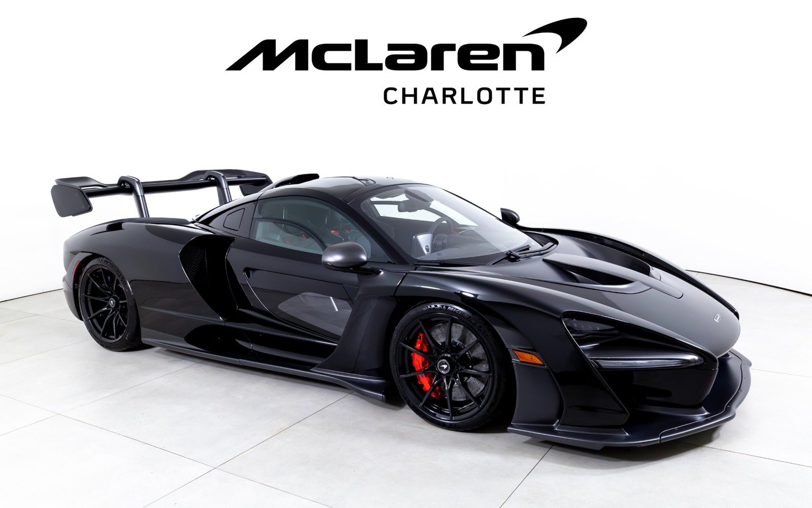 Used 2019 McLaren Senna RWD image 2